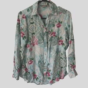 Chicos Sz 1 Medium Top Blouse Roll Tab Pink Roses Aqua Cottage Button Down